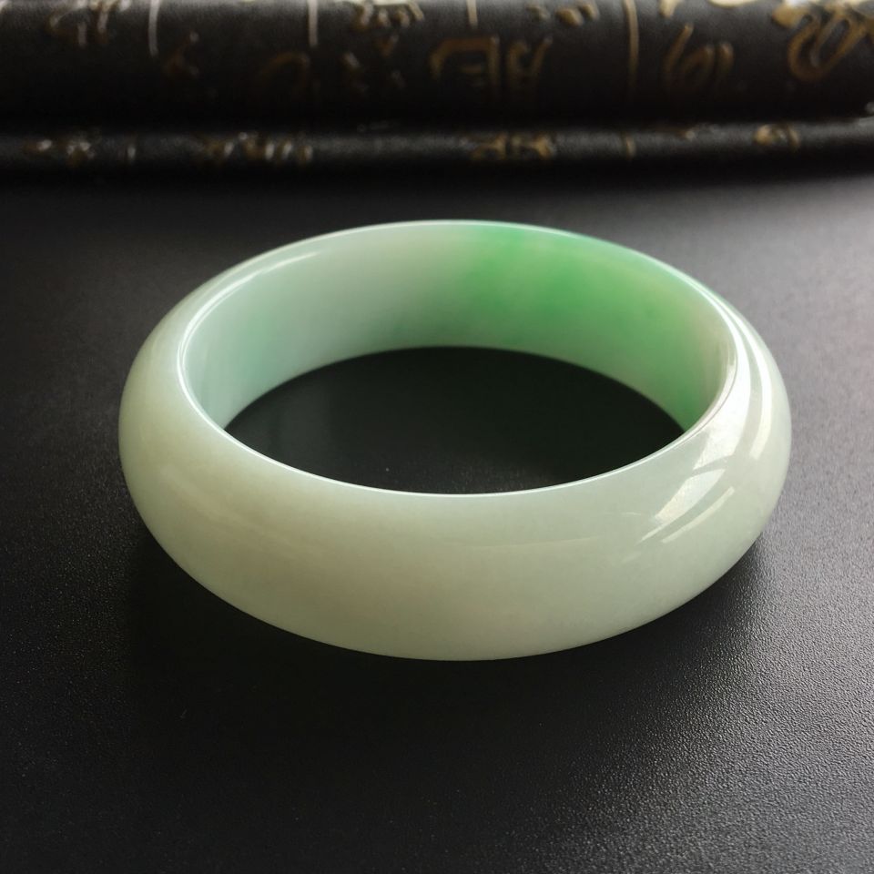 (超值推荐)糯冰种飘翠手镯(52.8mm)