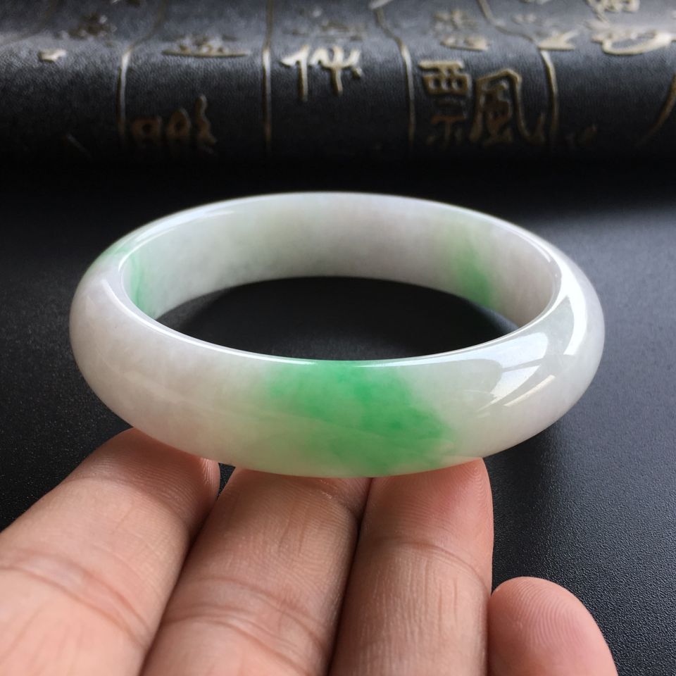 (超值推荐)糯冰种飘翠手镯(57.4mm)