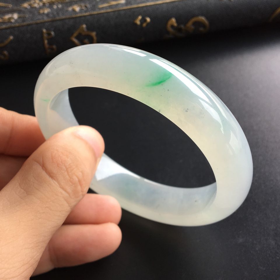 (超值推荐)冰种略飘翠手镯(56.5mm)