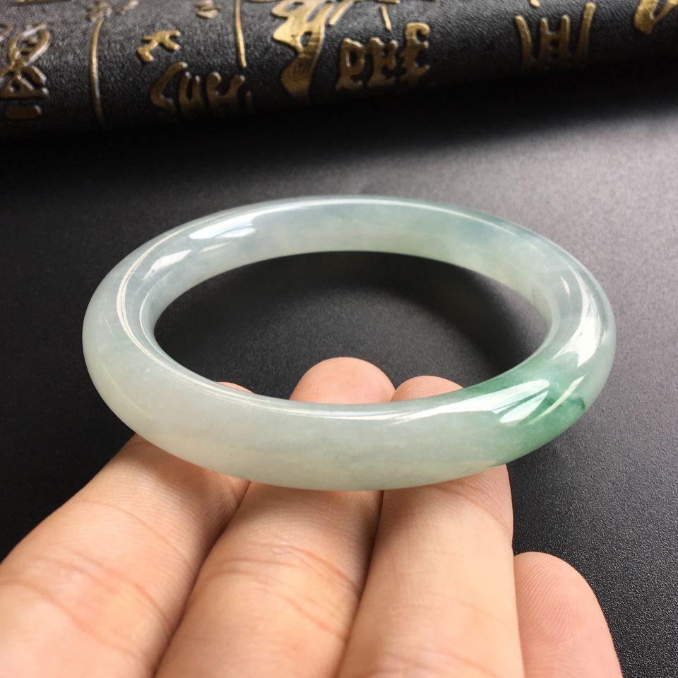 (超值推荐)糯冰种飘花圆条手镯(53mm)