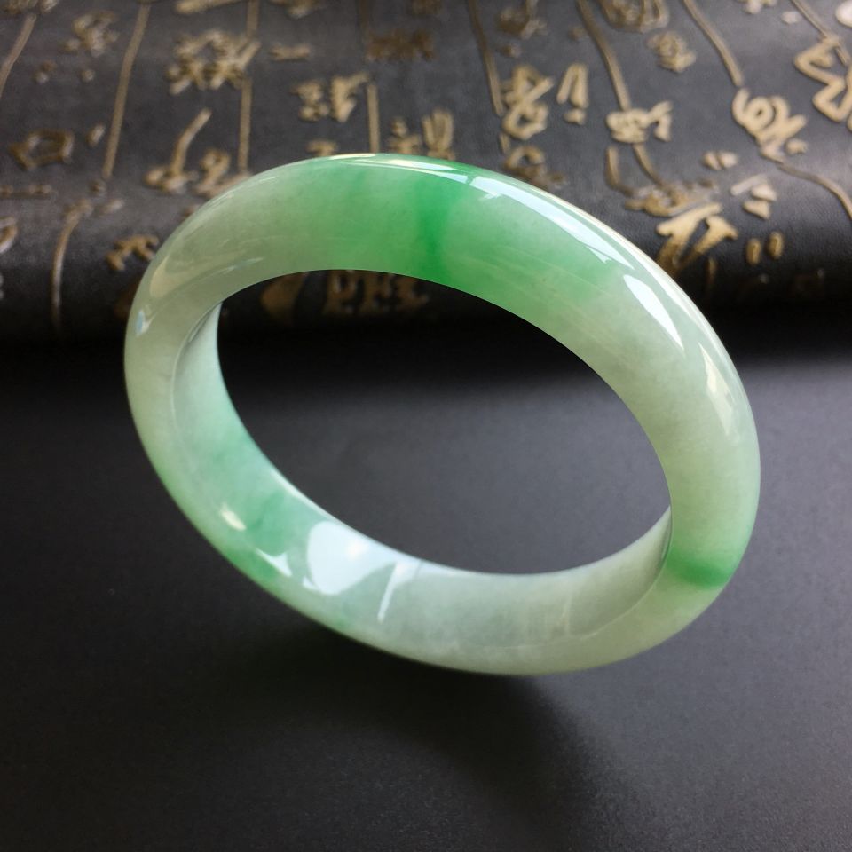 (超值推荐)糯冰种飘翠手镯(55.6mm)