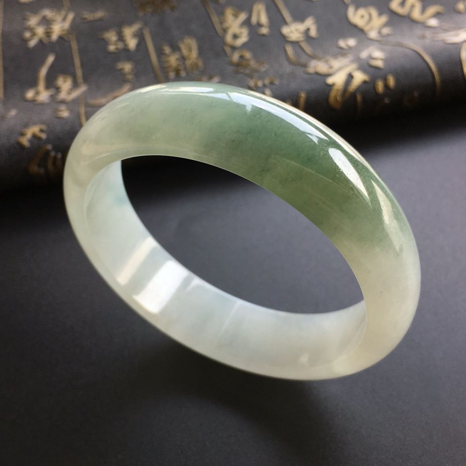 (超值推荐)糯冰种飘花手镯(56mm)