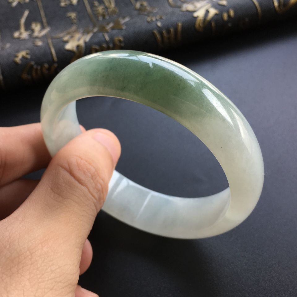 (超值推荐)糯冰种飘花手镯(56mm)