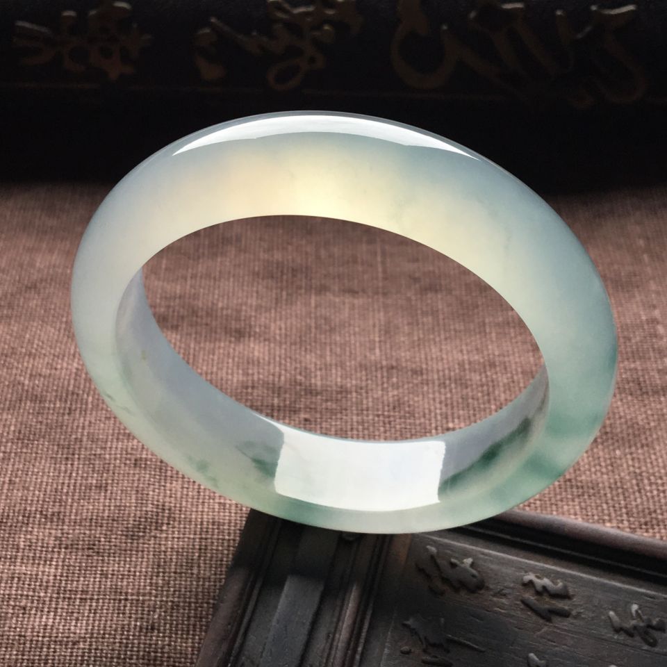 （超值推荐）冰种飘花手镯（53mm）
