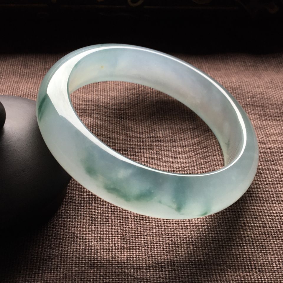 （超值推荐）冰种飘花手镯（53mm）