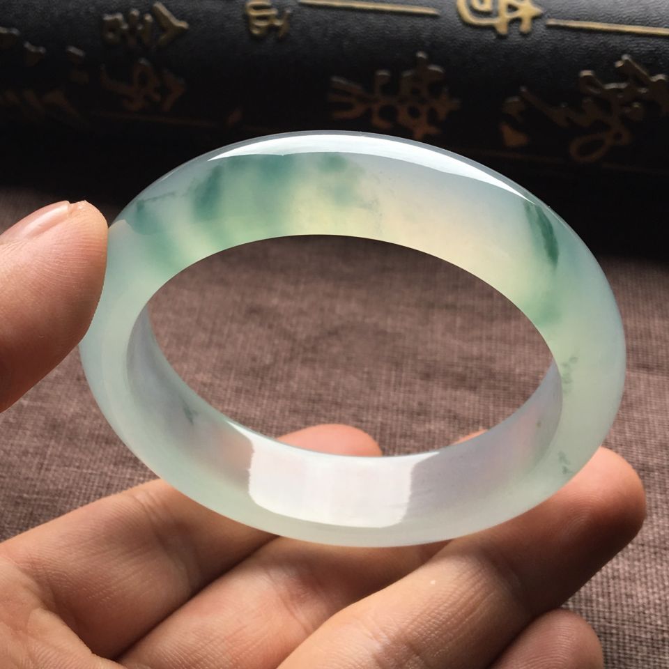 （超值推荐）冰种飘花手镯（53mm）