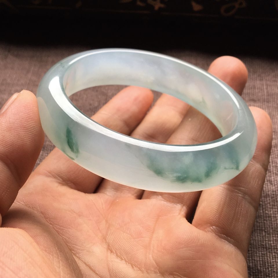 （超值推荐）冰种飘花手镯（53mm）