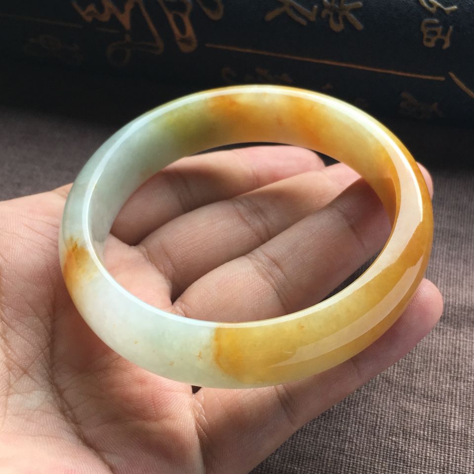 （超值推荐）糯冰种黄翡手镯（63mm）