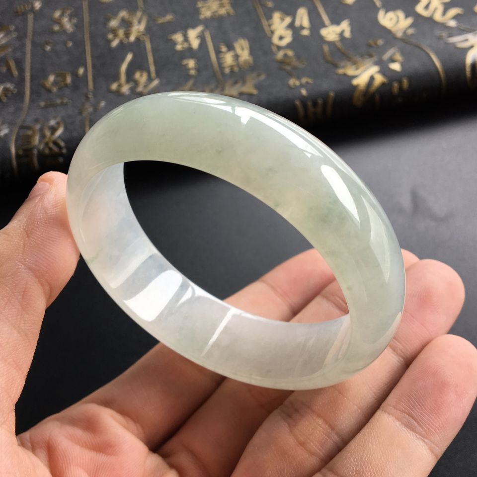 (超值推荐)糯冰种飘花手镯(56mm)