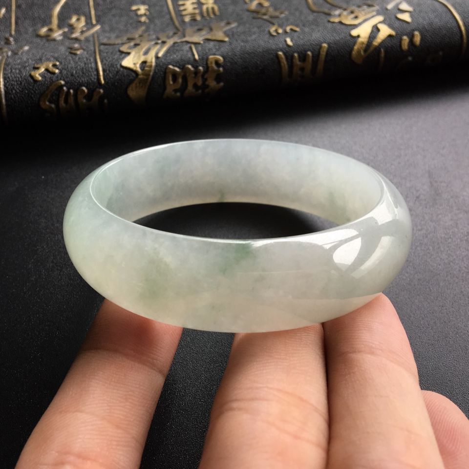 (超值推荐)糯冰种飘花手镯(56mm)