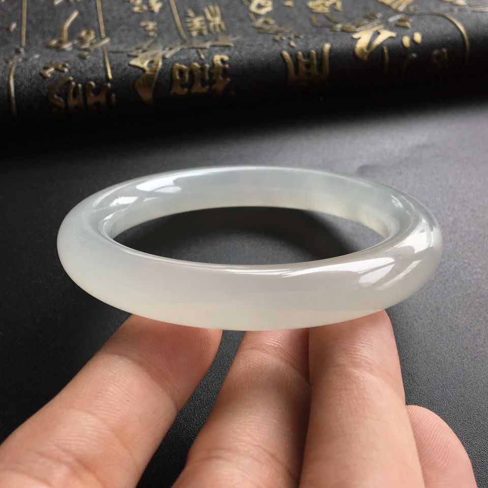 (超值推荐)冰种略飘花圆条手镯(55.2mm)