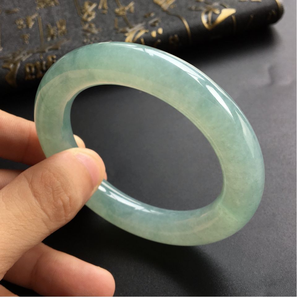 (超值推荐)糯冰种晴水圆条手镯(54.6mm)