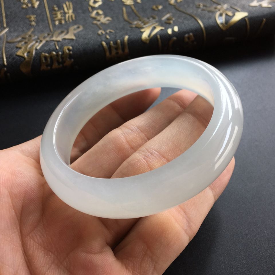 (超值推荐)冰种淡晴水手镯(56mm)