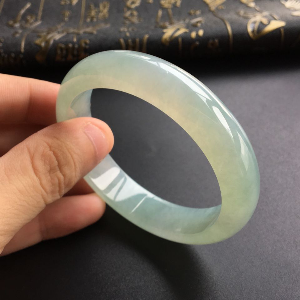 (超值推荐)糯冰种晴水手镯(56mm)