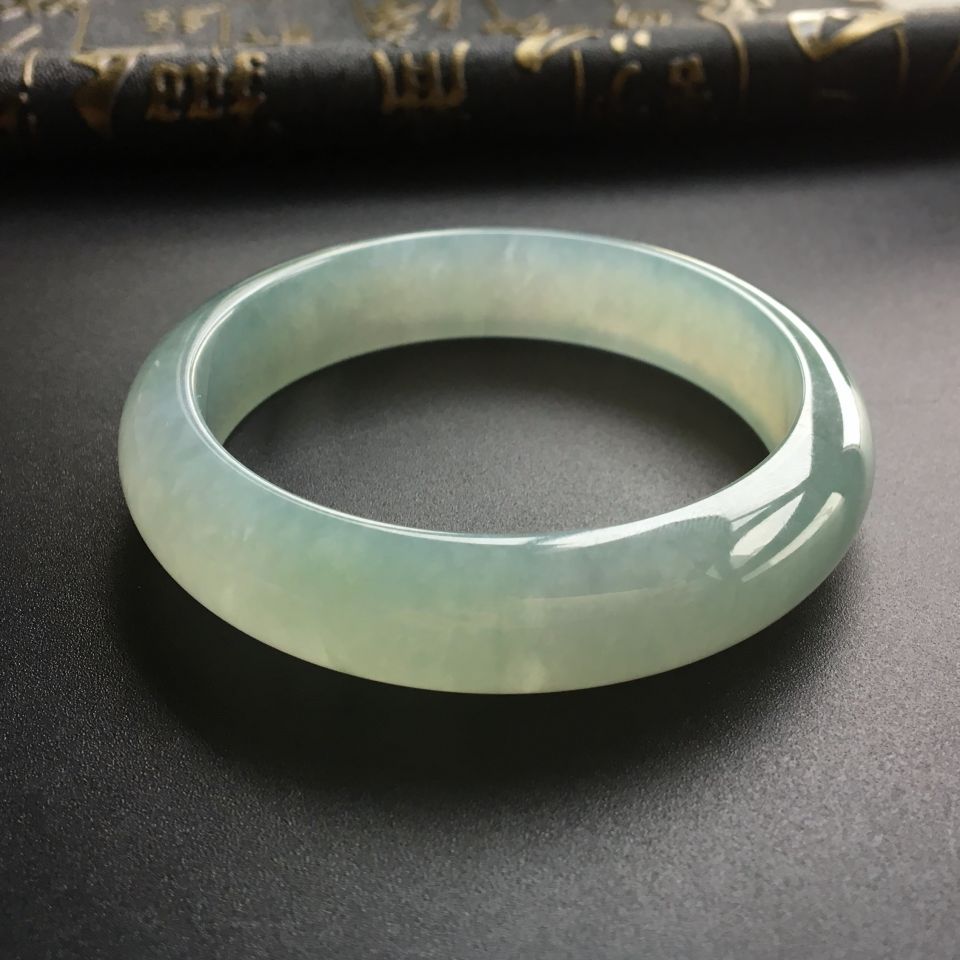 (超值推荐)糯冰种晴水手镯(56mm)