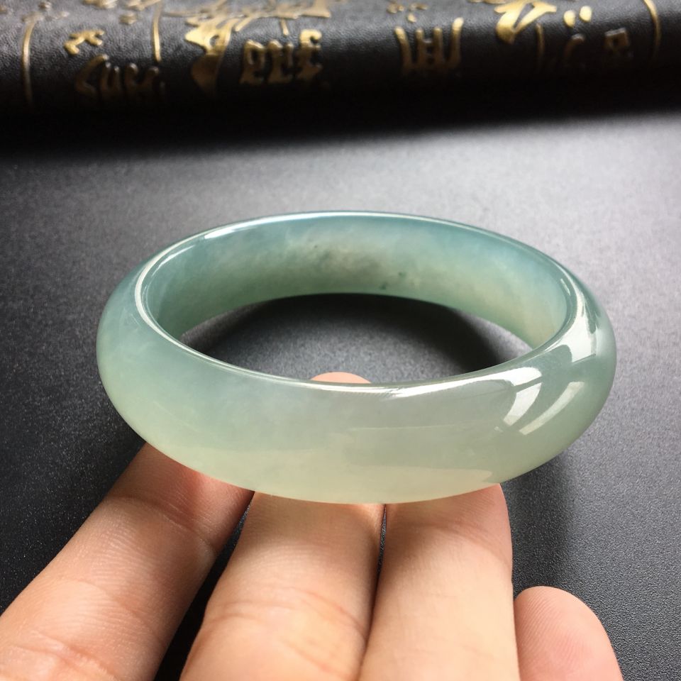 (超值推荐)冰种晴水略飘花手镯(57.7mm)