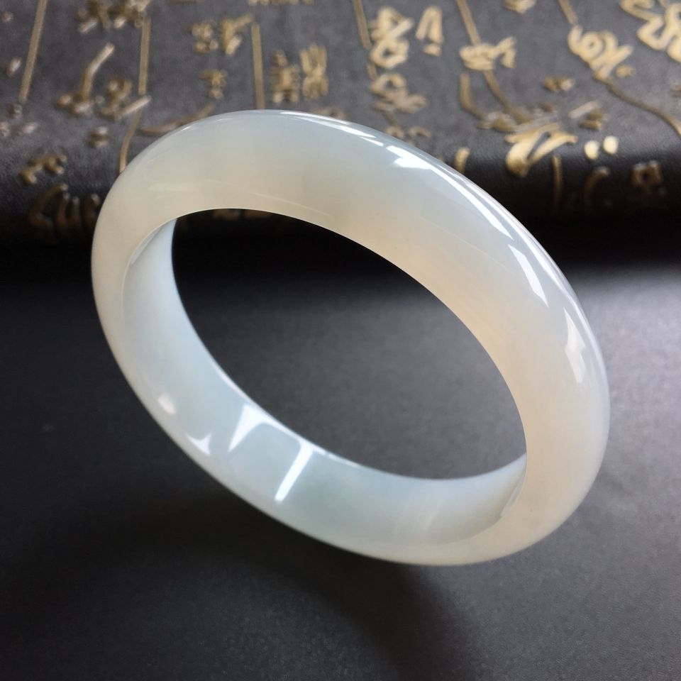 (超值推荐)糯冰种晴水手镯(54mm)