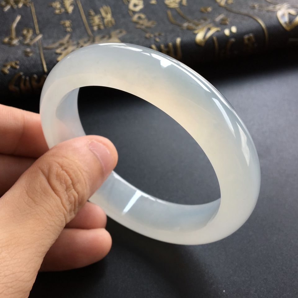 (超值推荐)冰种淡晴水手镯(56mm)