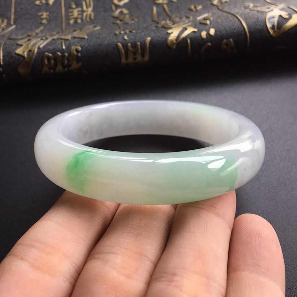 (超值推荐)糯冰种飘翠手镯(55.8mm)