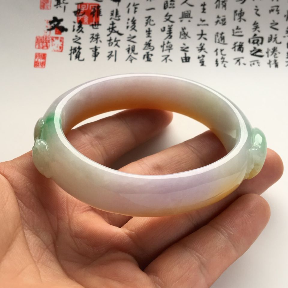 （超值推荐）糯冰种三彩欢欢喜喜雕花贵妃镯（58.3mm-49.8mm）