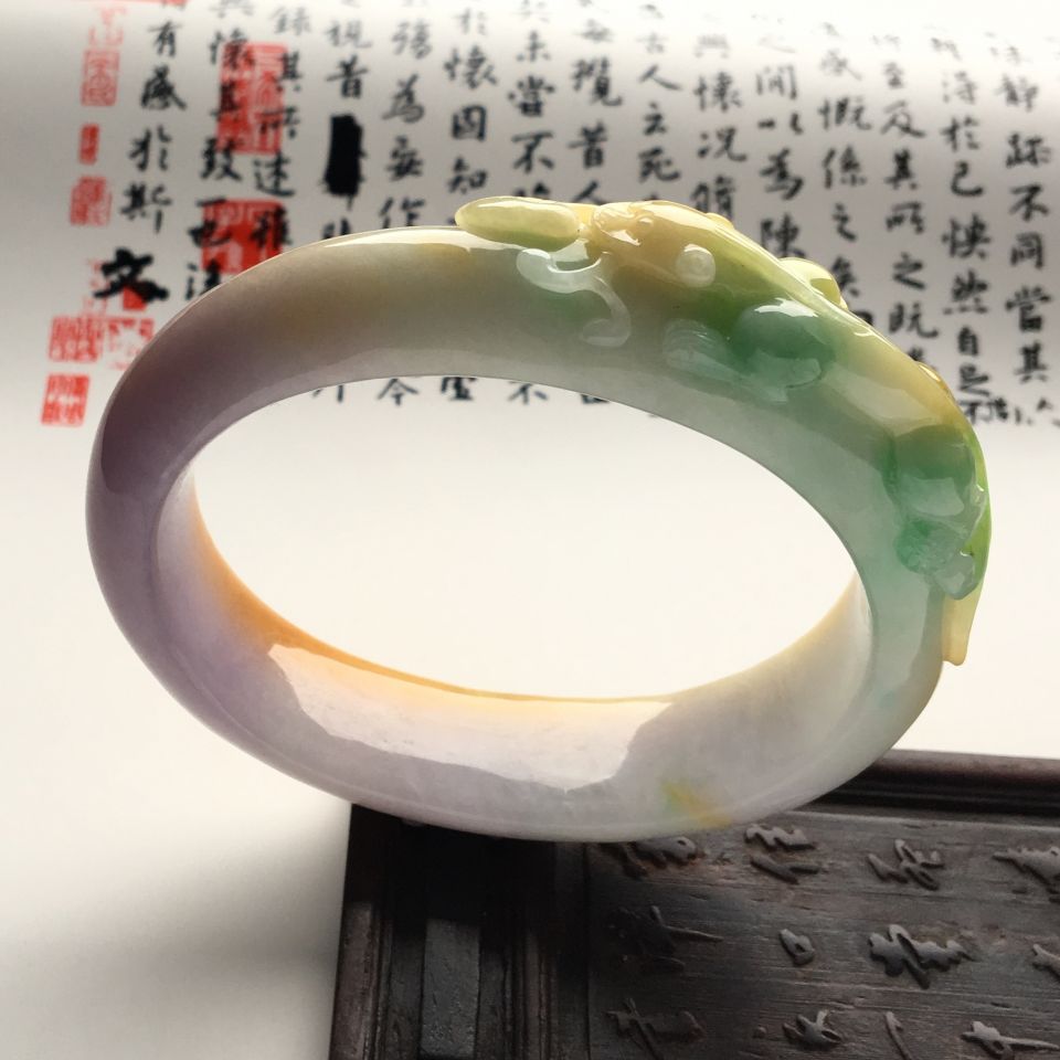 （超值推荐）糯冰种三彩螭龙如意雕花贵妃镯（59mm-48.1mm）