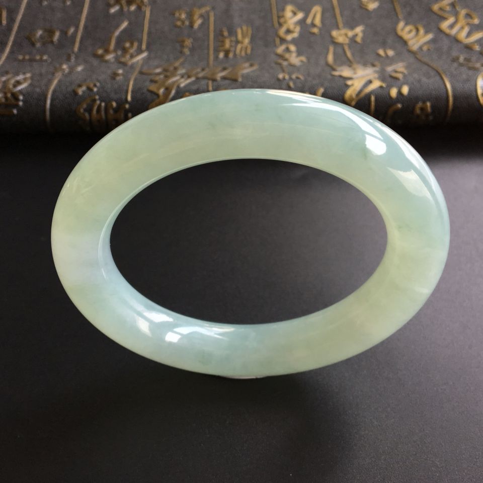 (超值推荐)糯冰种晴水略飘花圆条手镯(57.6mm)