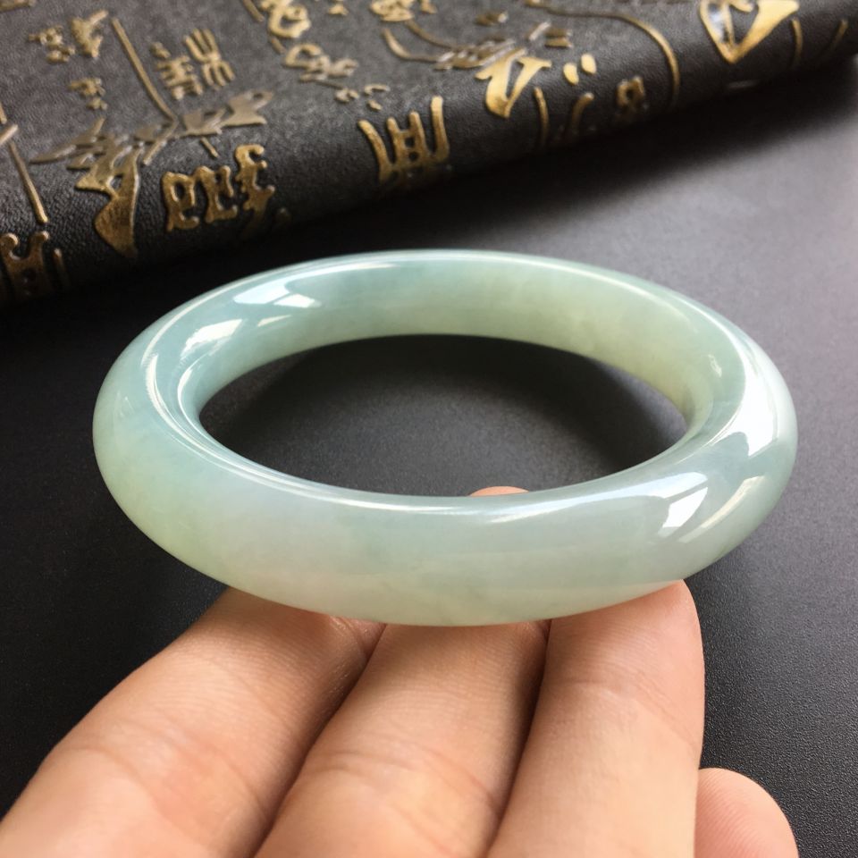 (超值推荐)糯冰种晴水略飘花圆条手镯(57.6mm)