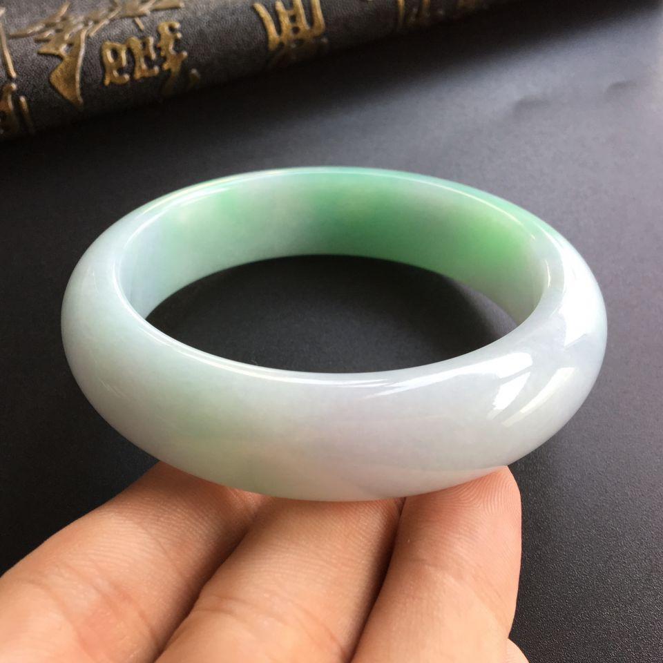 (超值推荐)糯冰种晴水手镯(58mm)