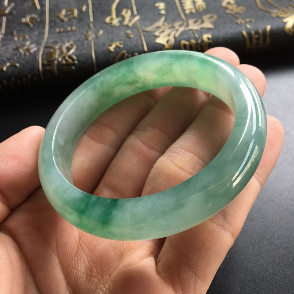 (超值推荐)糯冰种飘花手镯(56mm)