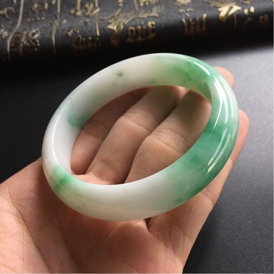 (超值推荐)糯冰种飘翠手镯(59mm)