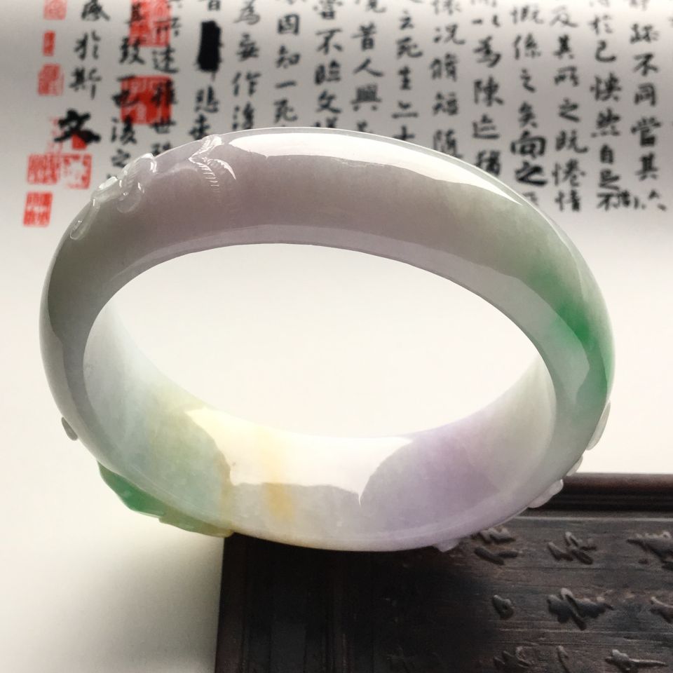 （超值推荐）糯冰种三彩螭龙如意雕花贵妃镯（60.7mm-55mm）