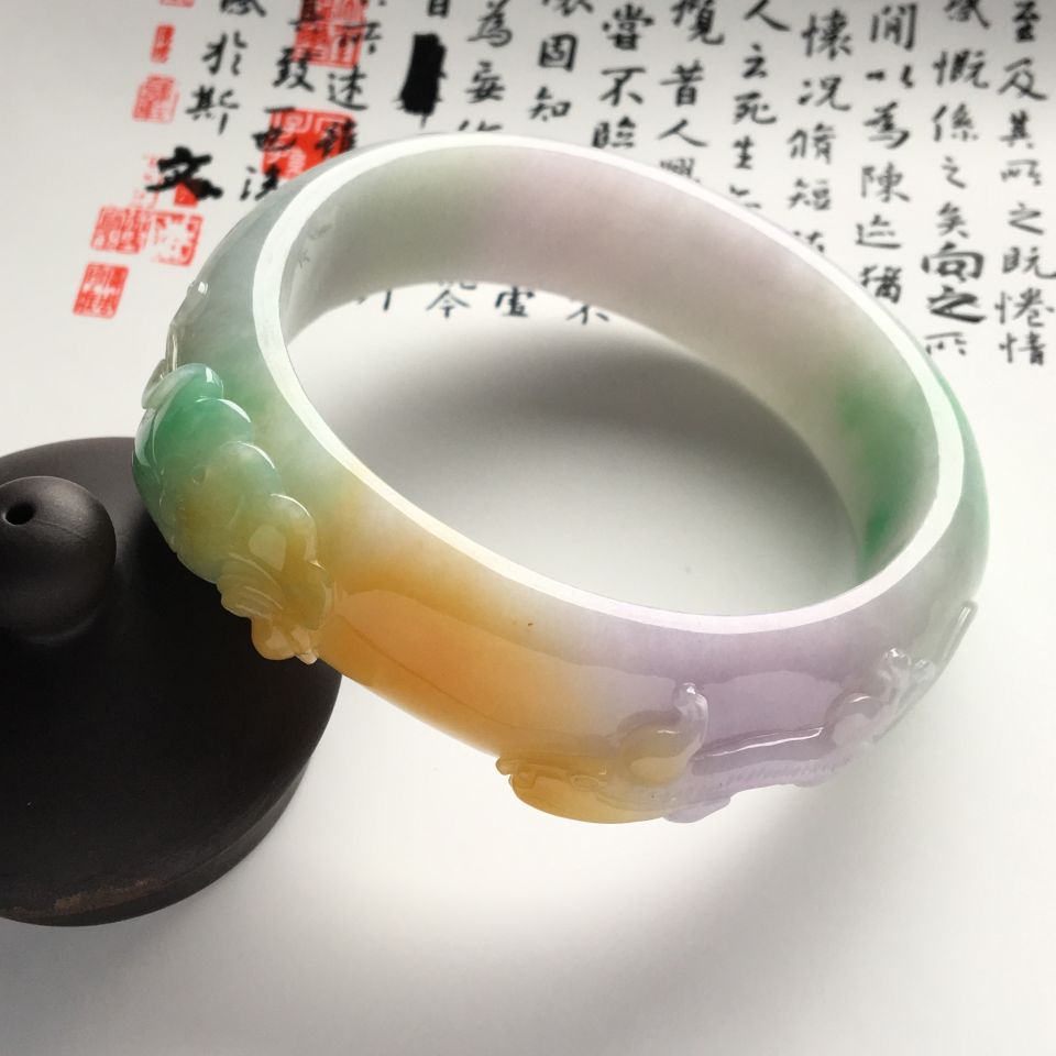 （超值推荐）糯冰种三彩螭龙如意雕花贵妃镯（60.7mm-55mm）