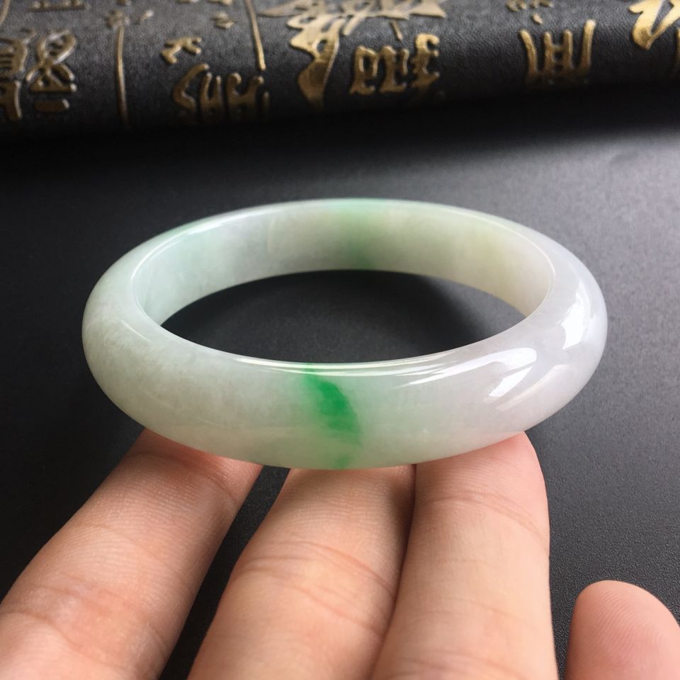 (超值推荐)糯冰种飘翠手镯(56.6mm)