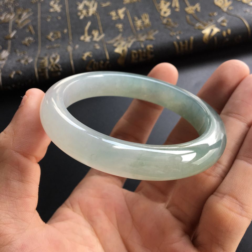 (超值推荐)糯冰种飘花手镯(57mm)