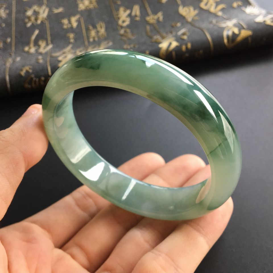 (超值推荐)糯冰种飘花手镯(58.6mm)