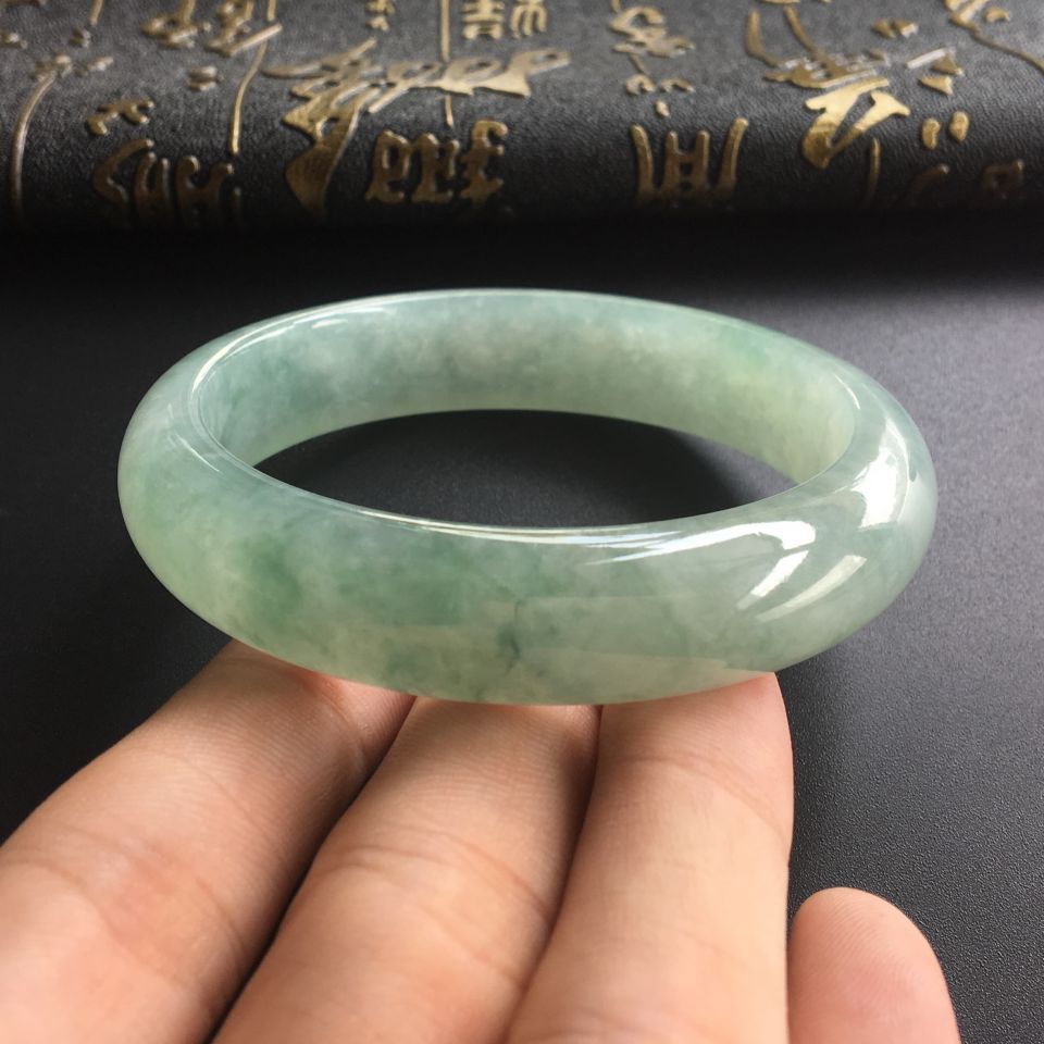 (超值推荐)糯冰种晴水飘花手镯(58.8mm)