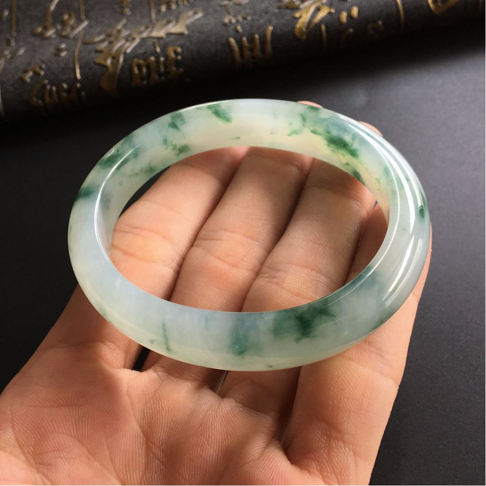 (超值推荐)冰种飘花贵妃镯(56.6mm-49.3mm)