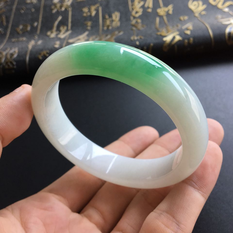 (超值推荐)糯冰种飘翠手镯(57.6mm)