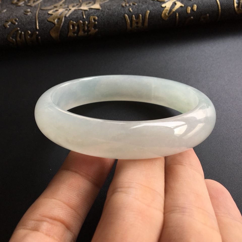 (超值推荐)糯冰种晴水手镯(58.8mm)