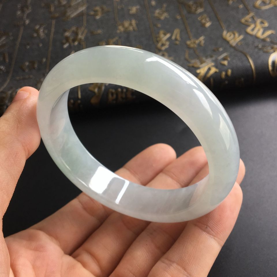 (超值推荐)糯冰种晴水手镯(57.6mm)