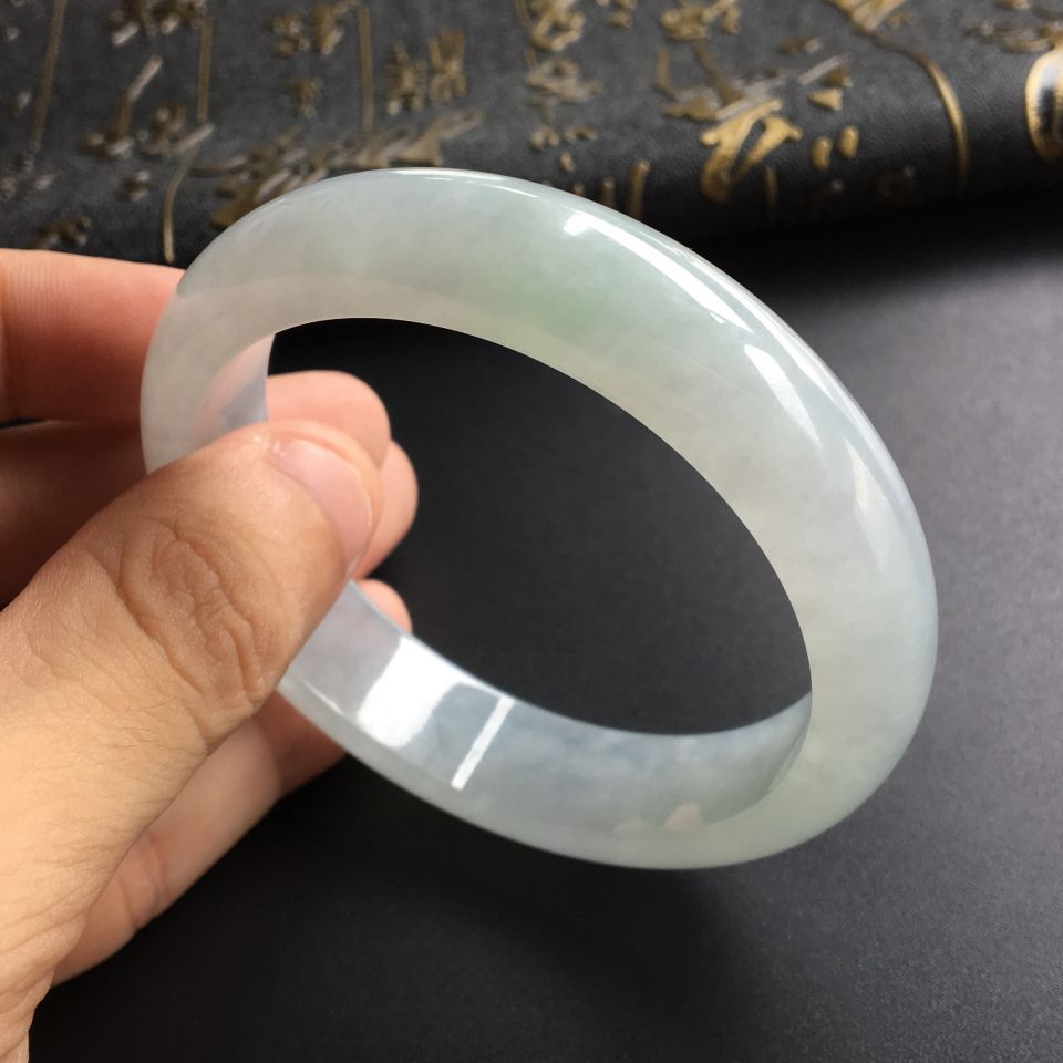 (超值推荐)糯冰种晴水手镯(57.6mm)