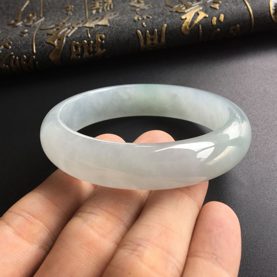 (超值推荐)糯冰种晴水手镯(57.6mm)