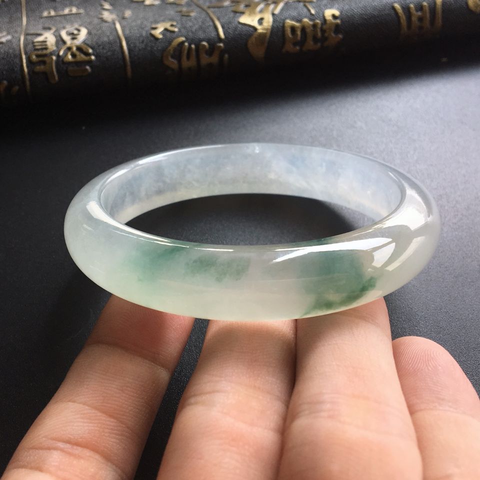 (超值推荐)冰种飘花手镯(56.8mm)