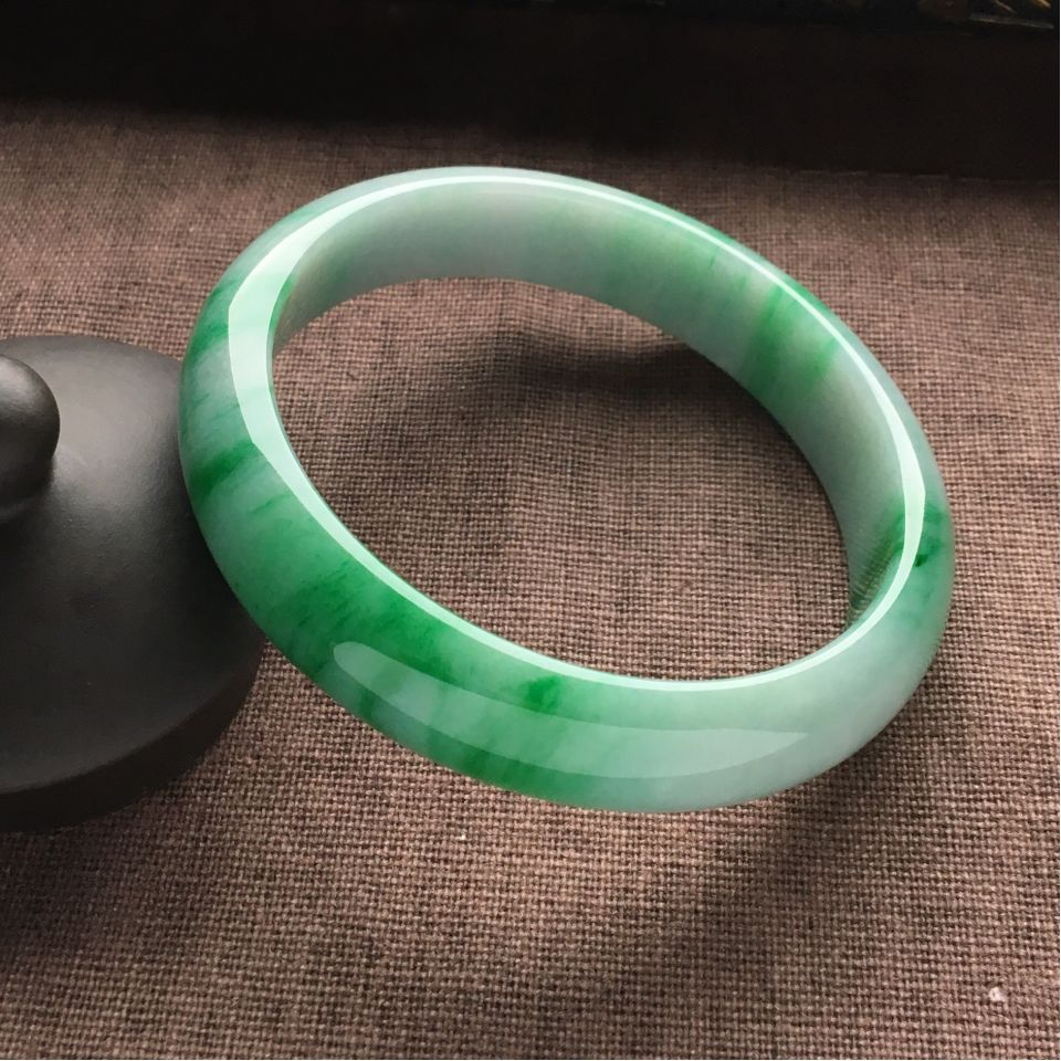 （超值推荐）糯冰种飘翠手镯（57mm）