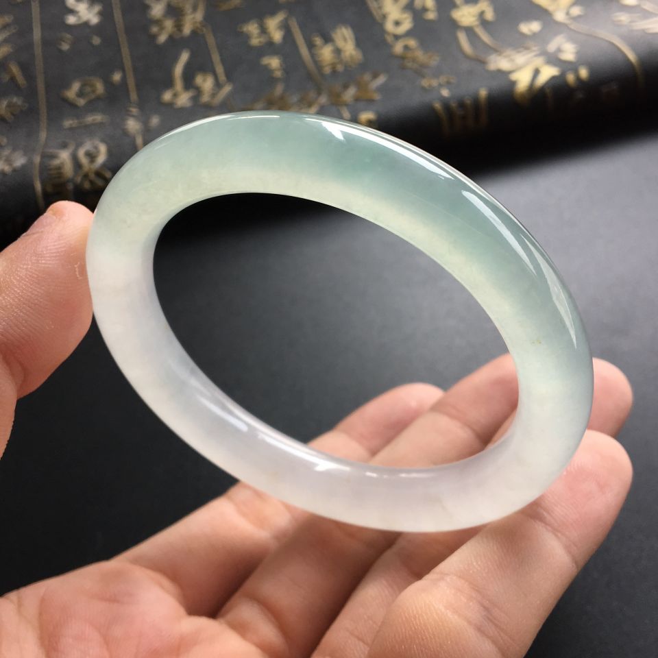 (超值推荐)冰种晴水圆条手镯(56mm)