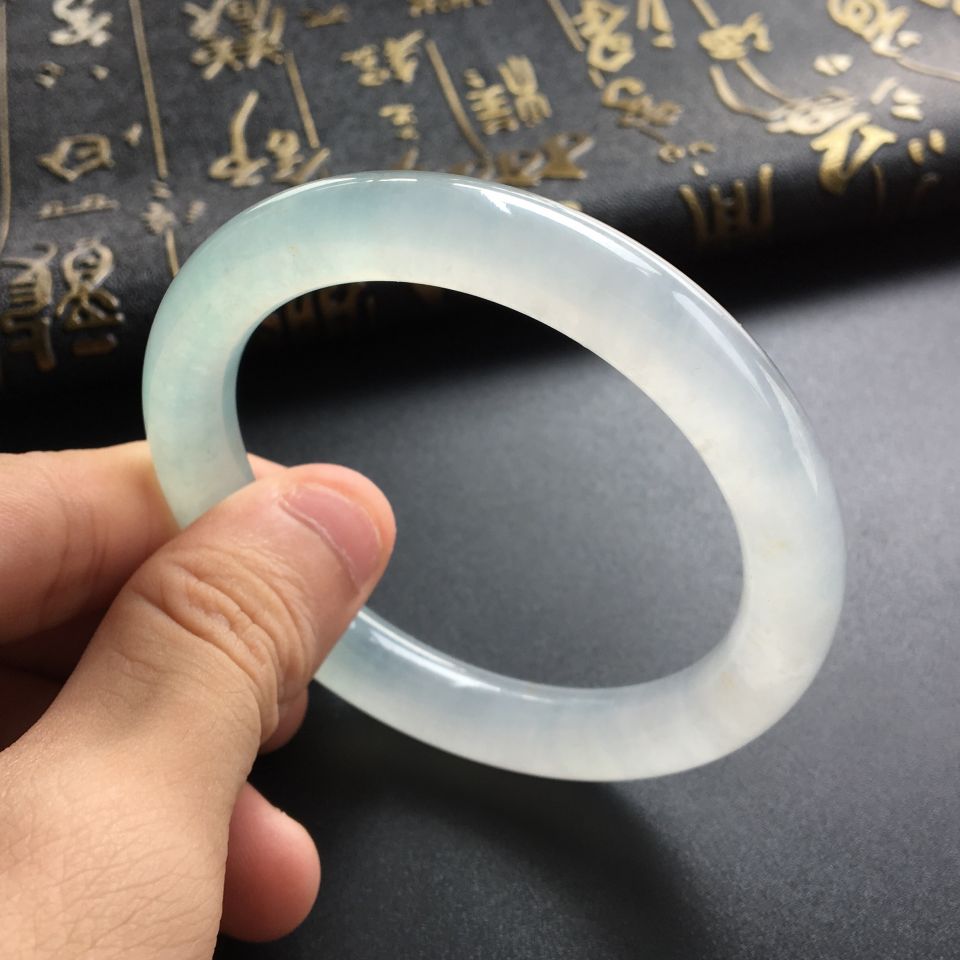 (超值推荐)冰种晴水圆条手镯(56mm)