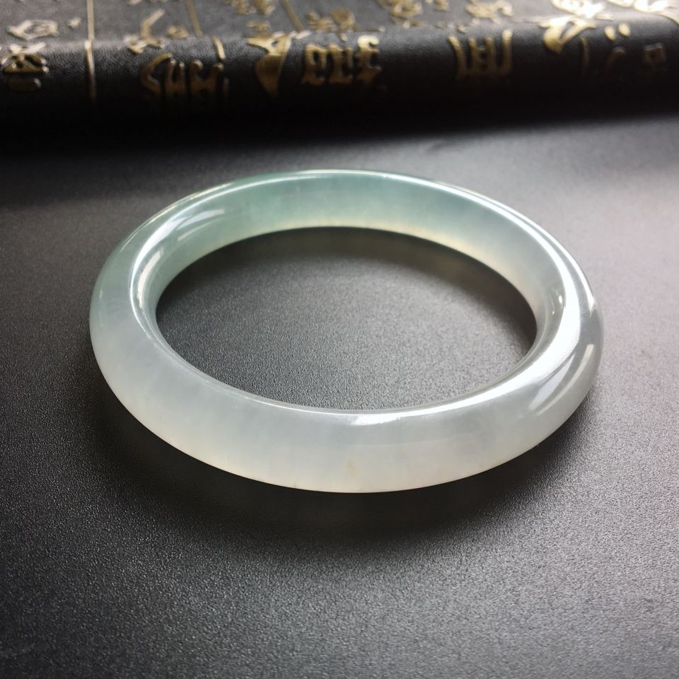 (超值推荐)冰种晴水圆条手镯(56mm)