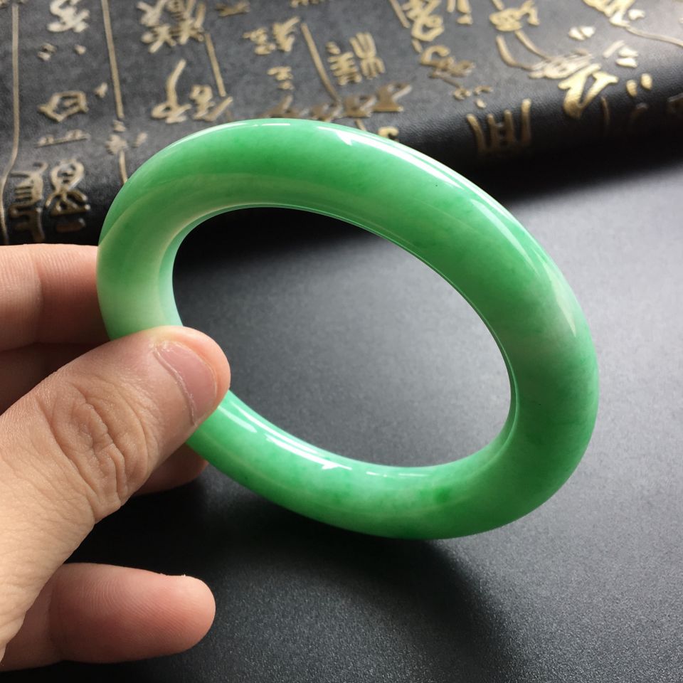 (超值推荐)糯冰种飘翠圆条手镯(53.6mm)