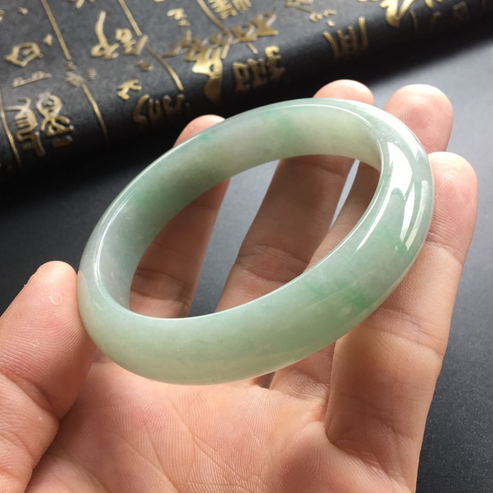 (超值推荐)糯冰种飘花手镯(57mm)