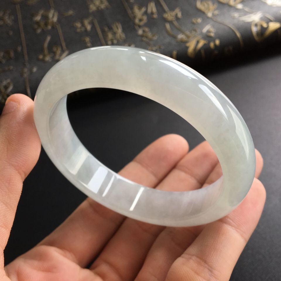 (超值推荐)糯冰种晴水手镯(57.5mm)